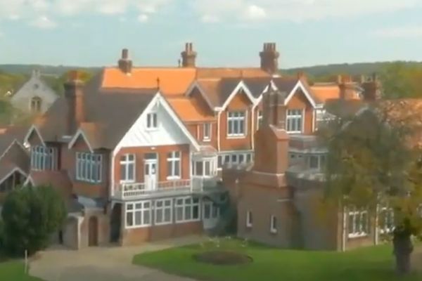 Dicker School - Pro-Foot