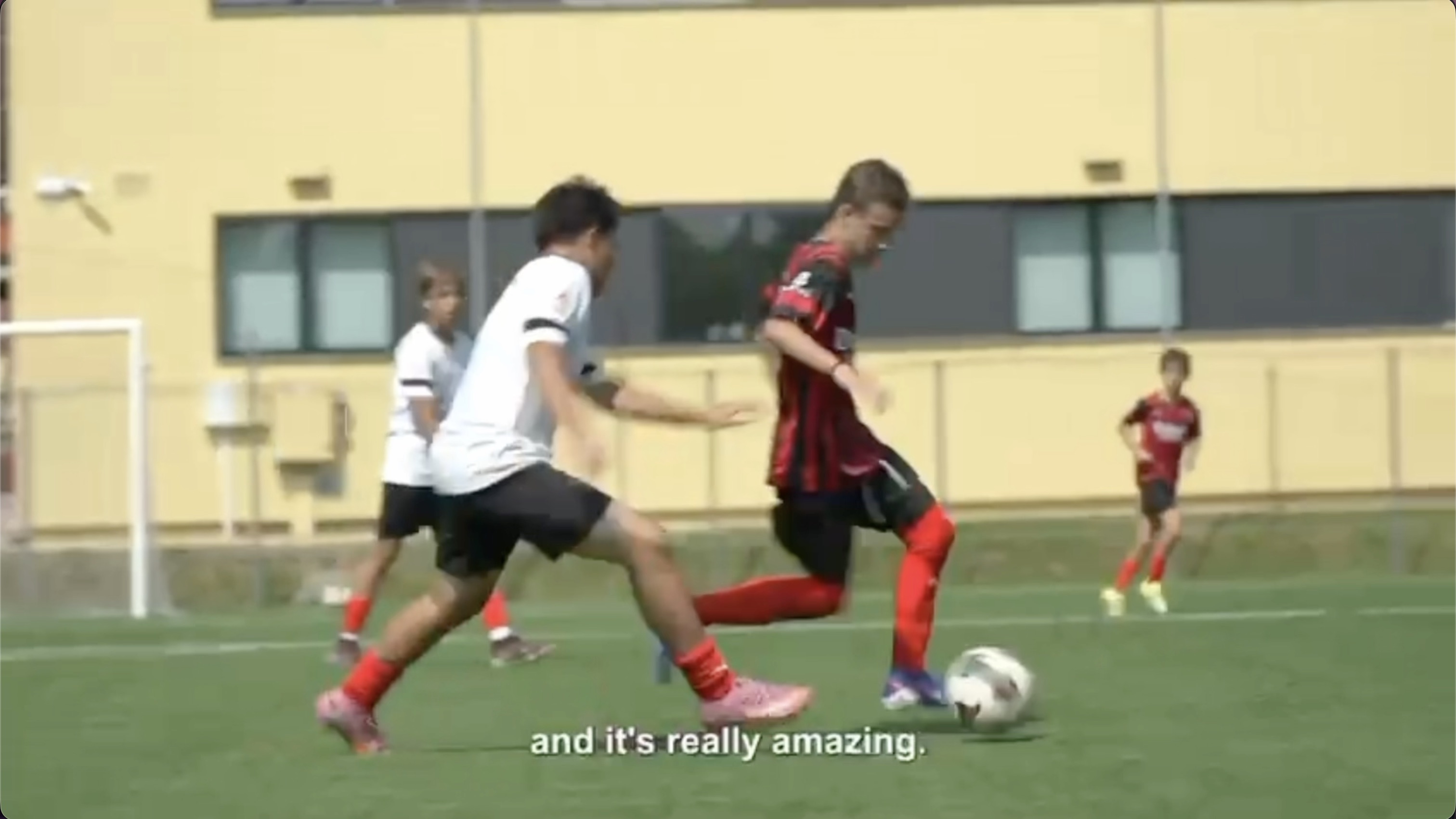 Foot en anglais avec l'AC Milan